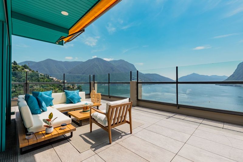 Executive Harbour Suite